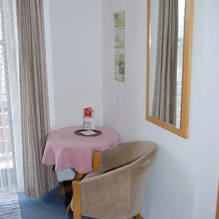 Zum Braeu-toni Hotel 2*