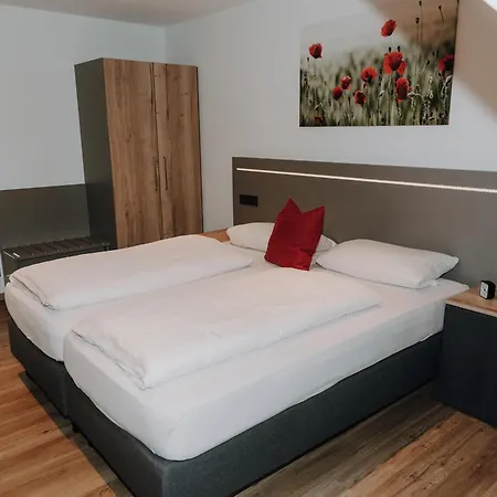 Zum Braeu-toni Hotel 2*
