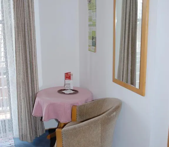 Zum Braeu-toni Hotel 2*