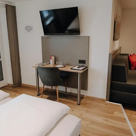 Zum Braeu-toni Hotel 2*